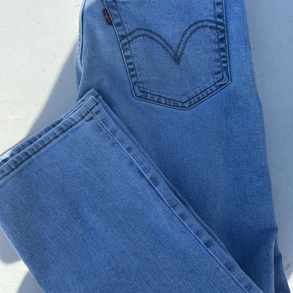 Levi's Women's Light Blue Straight Leg Jeans